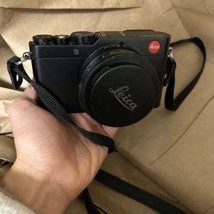Leica D-Lux 7 Black *great condition*  strap and flash included